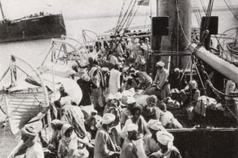 Jemaah Haji Era 60-an dalam Karya KH Bisri Mustofa