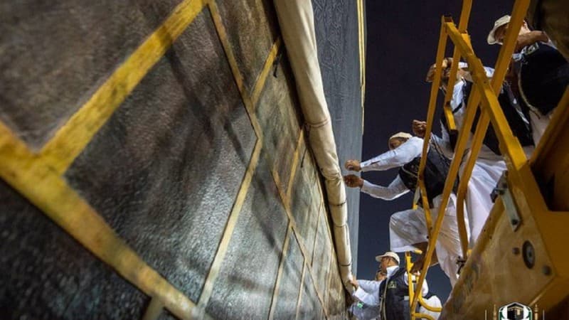 Sambut Musim Haji 1440 H, Kiswah Ka’bah Diangkat