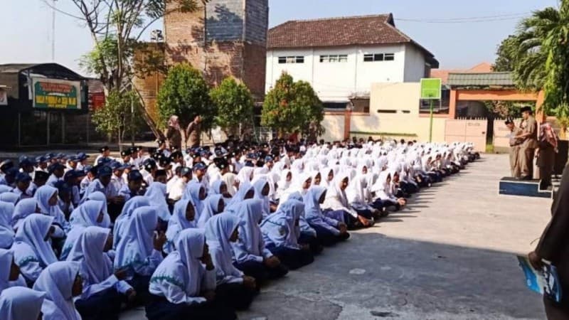 Madrasah di Sidoarjo Ini Terapkan Aturan Bebas Sampah