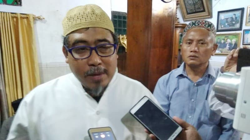 Perwakilan Keluarga Mbah Moen Berangkat ke Makkah Sore Ini