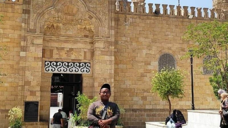 Kuliah di Al-Azhar dan Aktif di NU Mesir