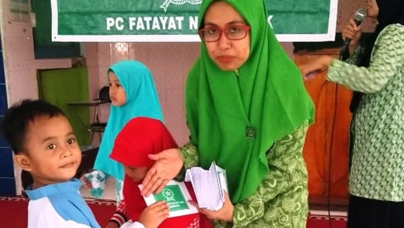 Muharraman, Fatayat NU Landak Kalbar Santuni Ratusan Yatim