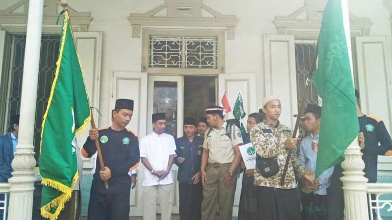 Sambut Hari Santri, Kader IPNU Surabaya Jalan Kaki Menuju PBNU