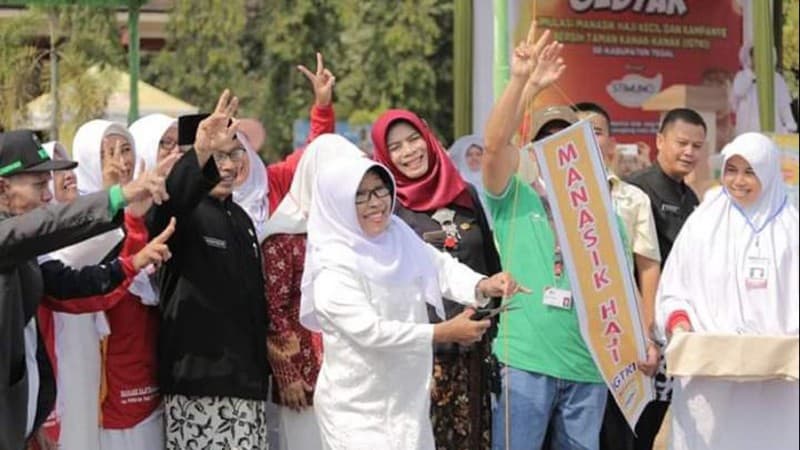 Bupati Tegal Sebut Keluarga Pesantren Utama Bagi Anak