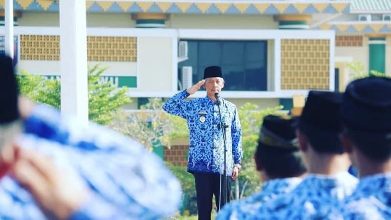 Ketika Bupati Pringsewu Berbicara tentang Santri, Sarung, dan Pancasila