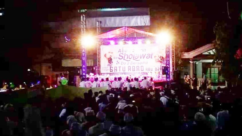 Shalawatan Semarakkan 1 Abad Pesantren Abu Dzarrin Bojonegoro
