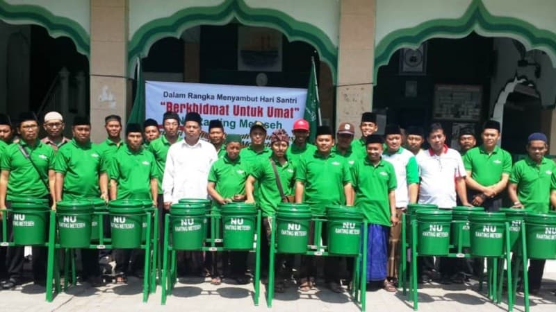 Merawat dari Hal Terkecil, NU di Kota Semarang Tebar Tong Sampah