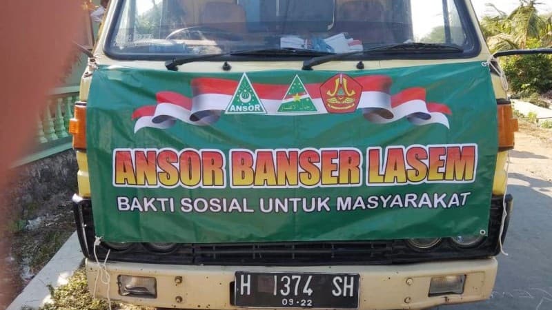 Bantu Terdampak Kekeringan, Ansor Lasem Salurkan Air Bersih