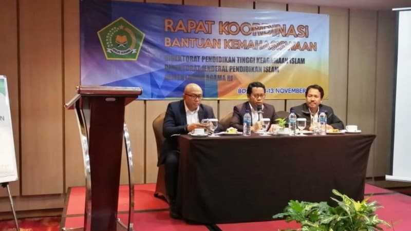 Beasiswa Kuliah Memperkuat Pendidikan dengan Dunia Kerja