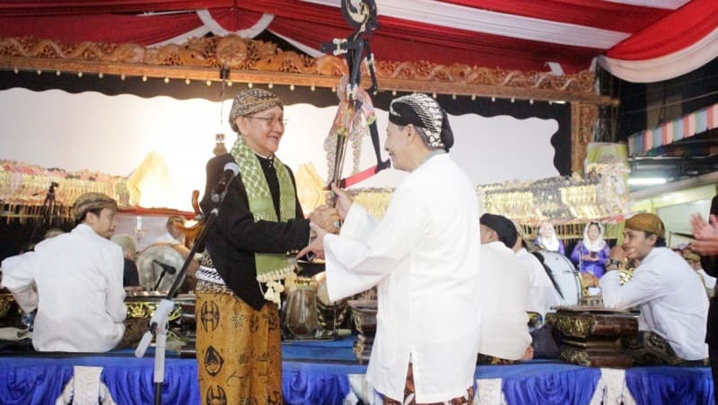 Habib Luthfi: Mari Kita Lestarikan Wayang Kulit