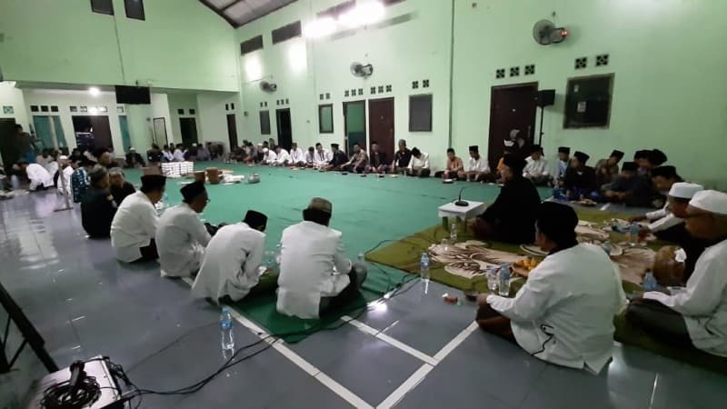 JATMAN Subang Nyanyikan Lagu Indonesia Raya sebelum Manaqiban atas Perintah Habib Luthfi