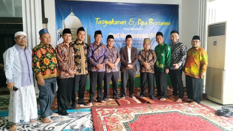 Kiai Ishom: Jadilah seperti Tangan, Jangan seperti Telinga