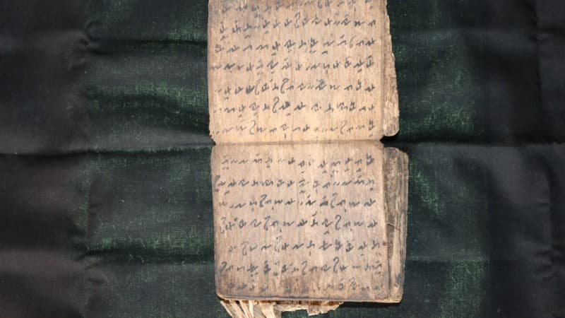 Mengungkap Rekam Jejak Sejarah dalam Naskah Kuno