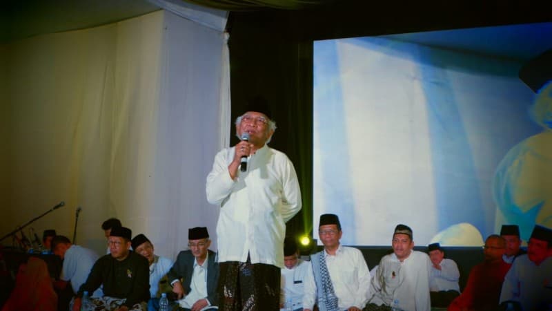 Gus Mus: Puncak Alim itu Menjadi Manusia