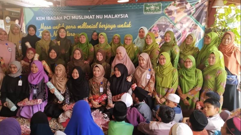 Muslimat NU Malaysia Gandeng Mahasiswa KKN UIN Palembang Sukseskan Kem Ibadah
