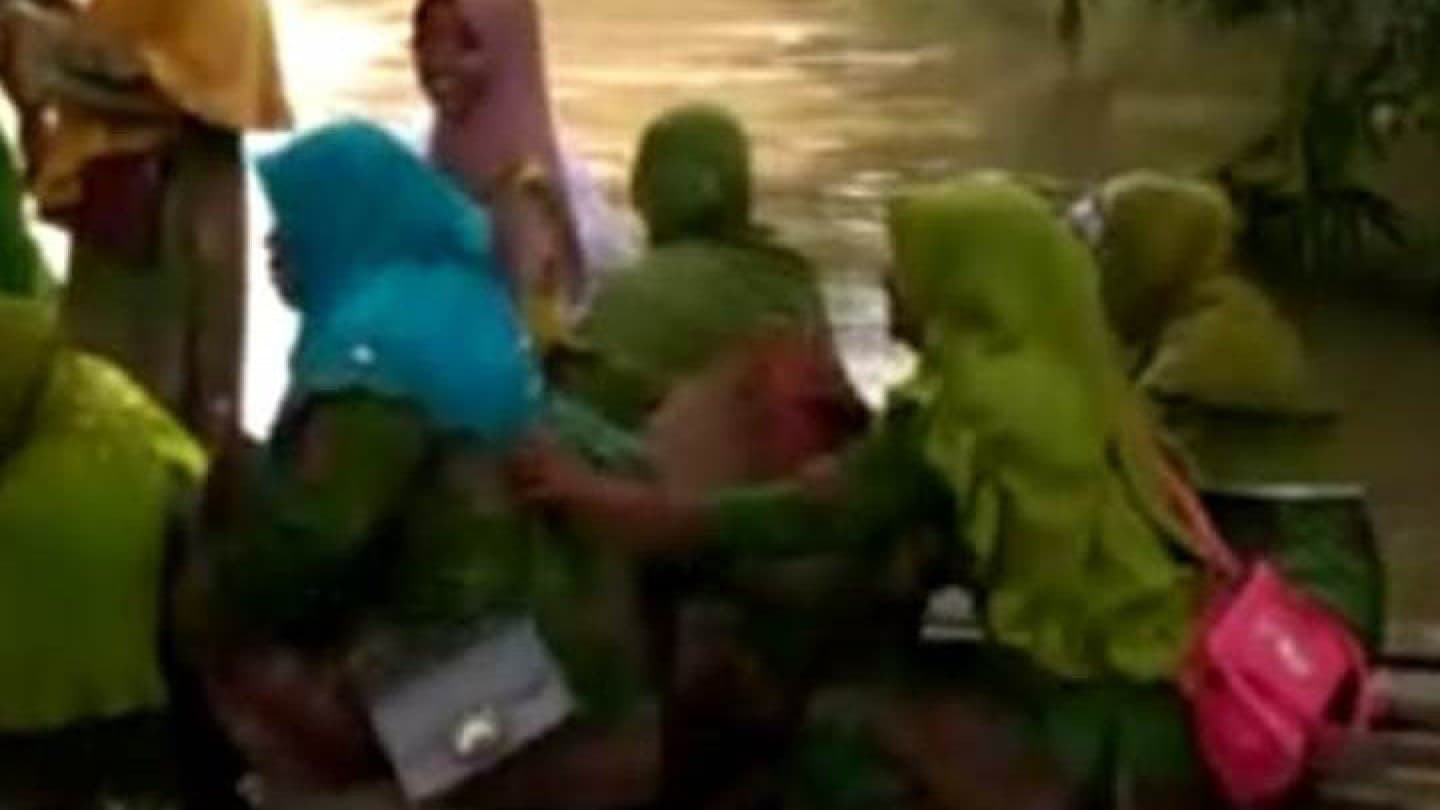 Naik Getek, Perjuangan Ibu-ibu Ikuti Pengajian Muslimat NU di Lampung Timur