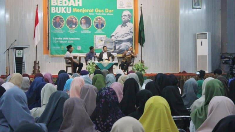 Buku Menjerat Gus Dur Penting Bagi Mahasiswa