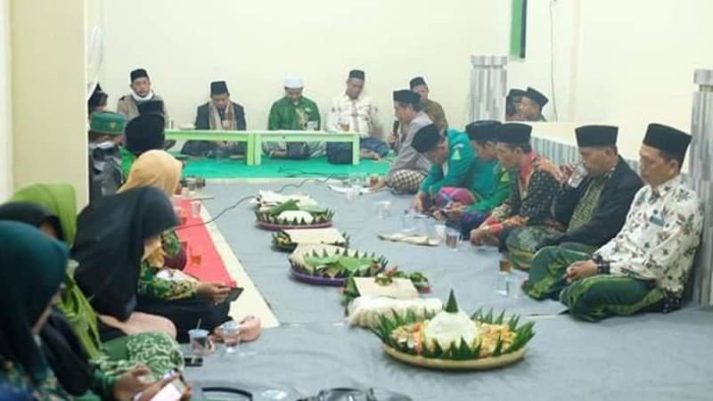 Peringati Harlah NU, MWCNU Dukuhwaru Gelar Tumpengan