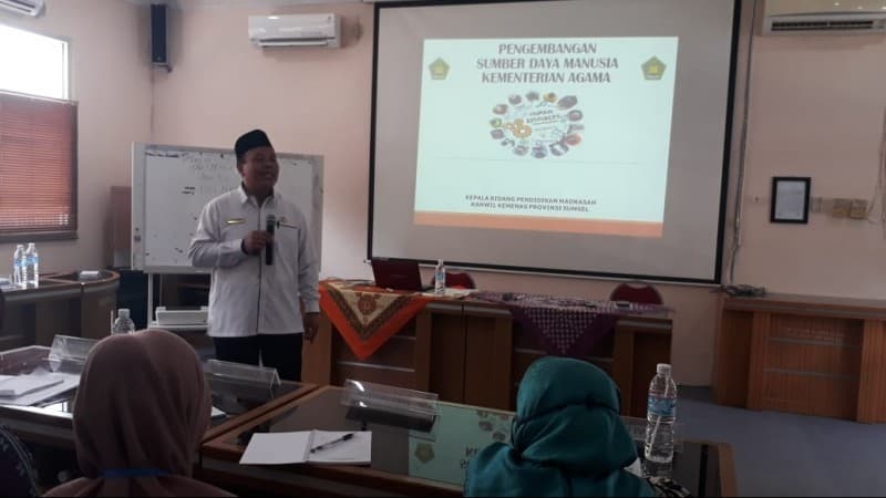 Mengapa Harus Bangga Menjadi Guru Madrasah?