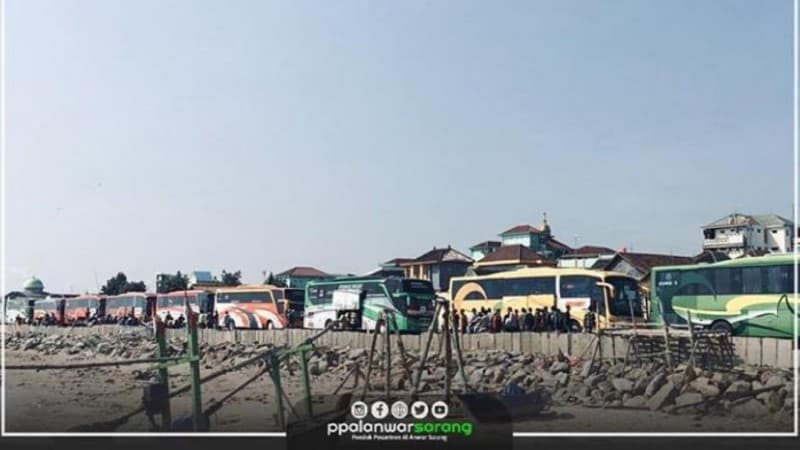 Ribuan Santri Al-Anwar Sarang Diantar Pulang, Dipesan Tetap Jaga Wiridan