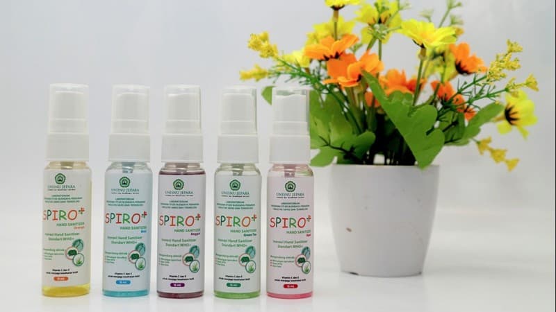 Unisnu Jepara Produksi Gel Pembersih Tangan untuk Mahasiswa dan Masyarakat