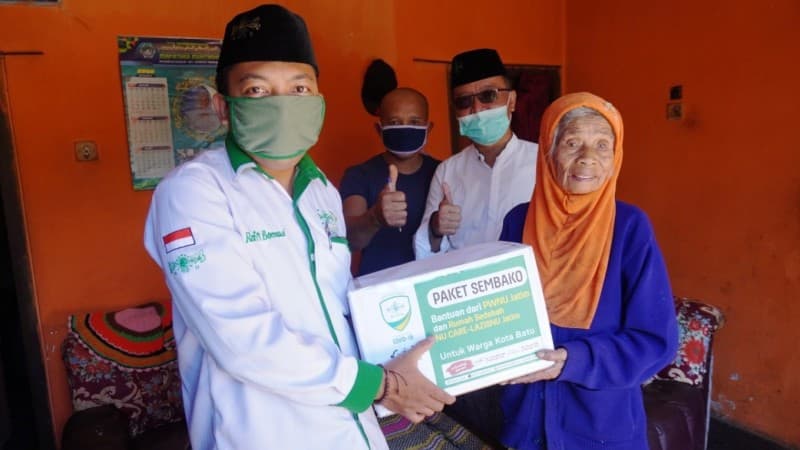 Ratusan Paket Sembako LAZISNU Jatim Menyapa Warga Kota Batu