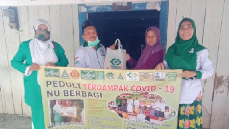 LAZISNU Bojonegoro Bagikan Ratusan Paket Sembako ke Kiai