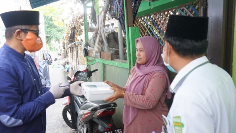 Gandeng Warteg, LAZISNU Salurkan 100 Ribu Makanan Buka Puasa