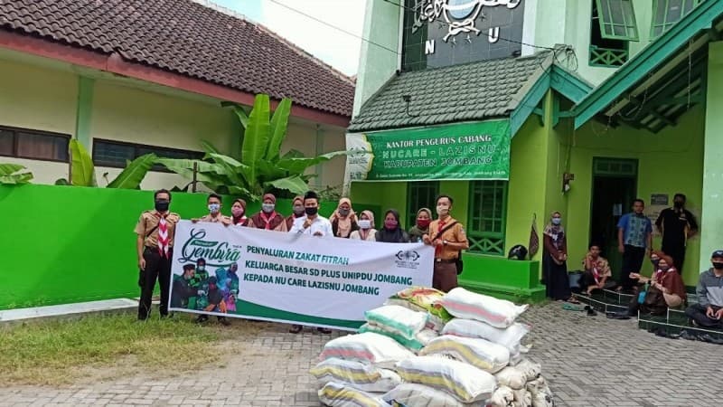 Perkenalkan NU sejak Dini, SD di Jombang ini Berzakat di LAZISNU