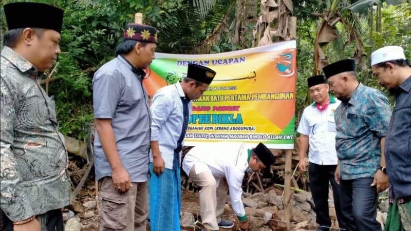 Berdayakan Petani Kopi, Alumni Sukorejo Situbondo Rintis Kopi BIKLA