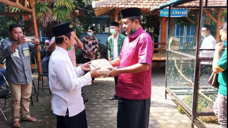 Bersinergi dengan ISNU dan MES, LAZISNU Jember Bantu Warga Terdampak Covid-19 di Puger