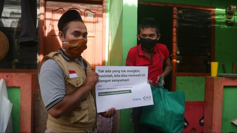 Sapa Penyandang Difabel, LAZISNU Jatim Bantu Paket Sembako