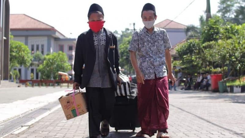 Catatan Penting Bagi Orang Tua saat Anak Mondok