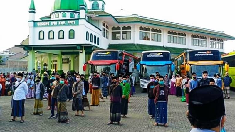 Setelah Rapid Test Gratis, PCNU Pati Fasilitasi Pemberangkatan Santri Lirboyo