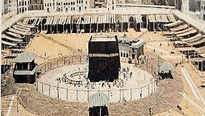 Sejarah Kiswah Ka’bah: dari Kulit, Kain Merah, Putih, hingga Sutra Hitam