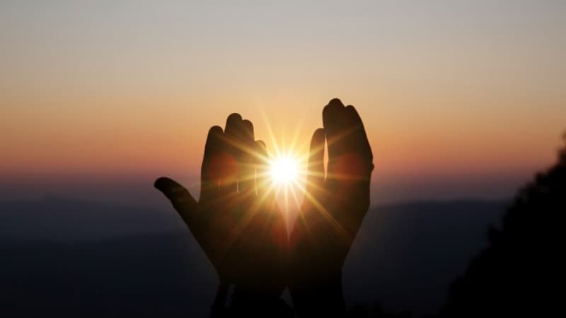 Semesta Cahaya Manusia