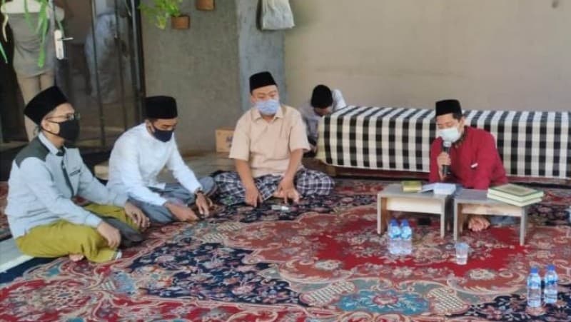 Jenazah Almarhum Gus Im Diberangkatkan ke Jombang Siang ini