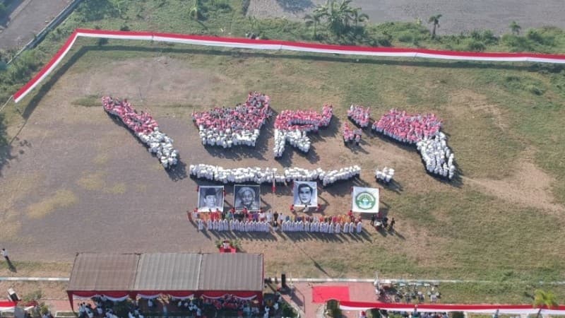 Formasi 3D Kepulauan Indonesia dari Santri Manba'ul Hikam Sidoarjo