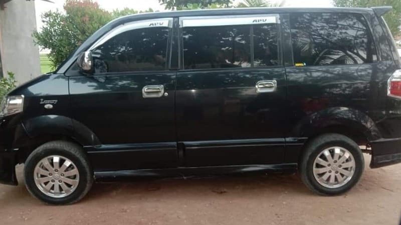 Seorang Warga Pringsewu Hibahkan Mobilnya untuk Jadi Ambulan NU Peduli