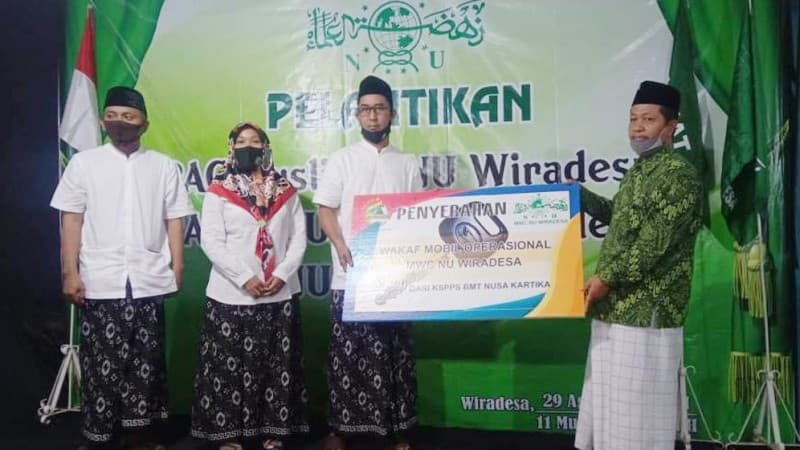 Dukung Kinerja MWCNU, BMT Nusa Kartika di Pekalongan Serahkan 1 Unit Mobil dan Dana Abadi