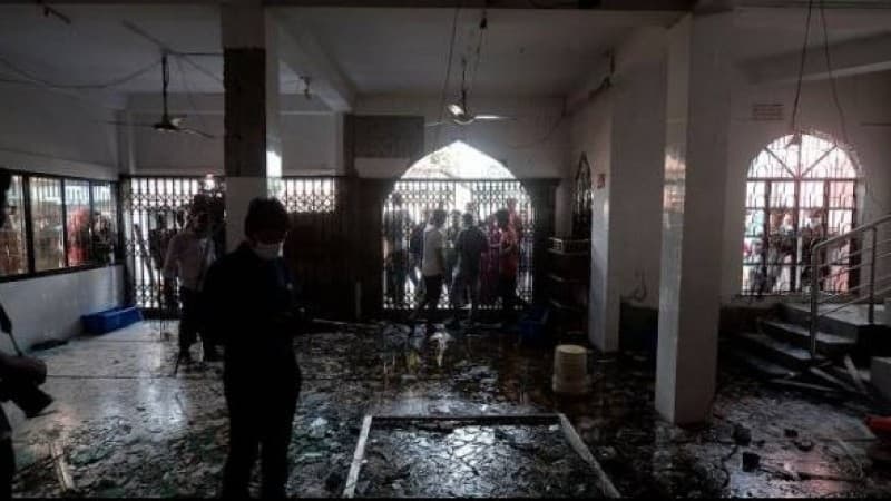 24 Meninggal dalam Ledakan di Masjid Bangladesh