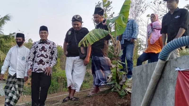 Komunitas Santri Ndalan Bantul Salurkan Air Bersih ke Desa Seloharjo yang Kekeringan