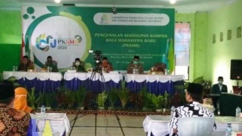 Mahasiswa Baru UNU Blitar Diingatkan Kuasai Teknologi dan Taat Protokol Kesehatan