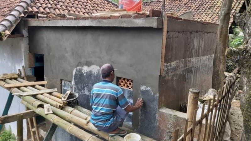 Bantuan Tahap 2 Bedah Mushala Al-Mannan Diserahkan LAZISNU Majalengka