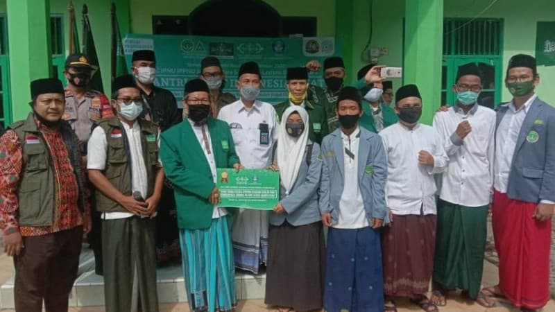 LAZISNU Jakarta Utara Beri Beasiswa Santri Sekolah Persamaan