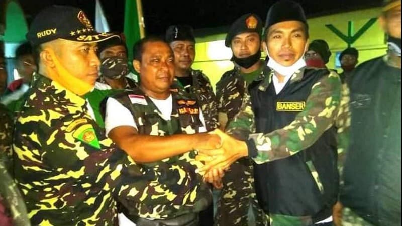 Napak Tilas, Anggota Banser Ini Jalan Kaki Madiun-Banyuwangi