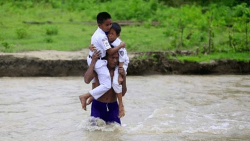 Di Daerah 3T, Banyak Guru yang Berdedikasi Layaknya Pahlawan