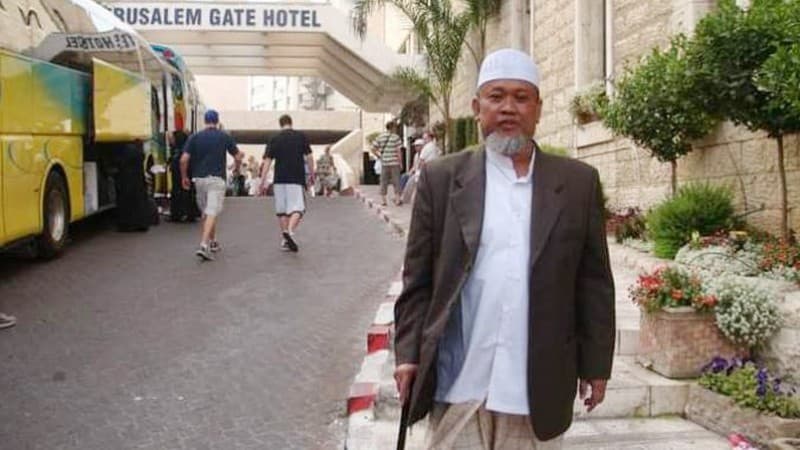 Innalillahi, Pengasuh Pesantren Futuhiyyah Mranggen Demak KH Hanif Muslih Wafat