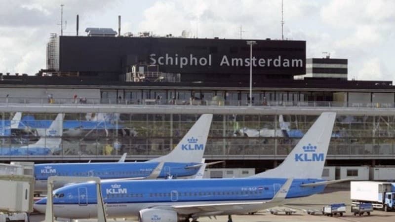 Ada Corona Baru, Belanda Larang Penerbangan dari Inggris