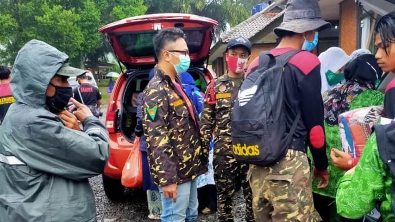 Banjir Gunung Mas Puncak, NU Cisarua Berjibaku Bantu Warga